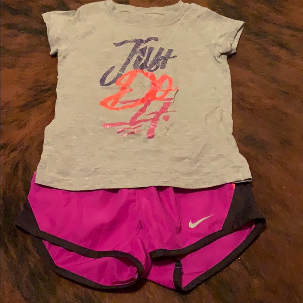 Nike Girls clothes